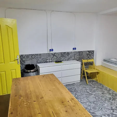 旅馆 Banat 4 Hostel *